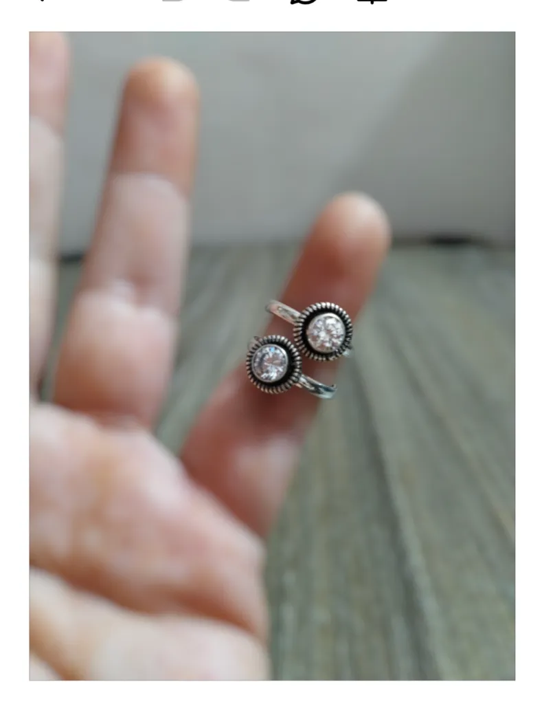Chandrika Bezel Toe rings