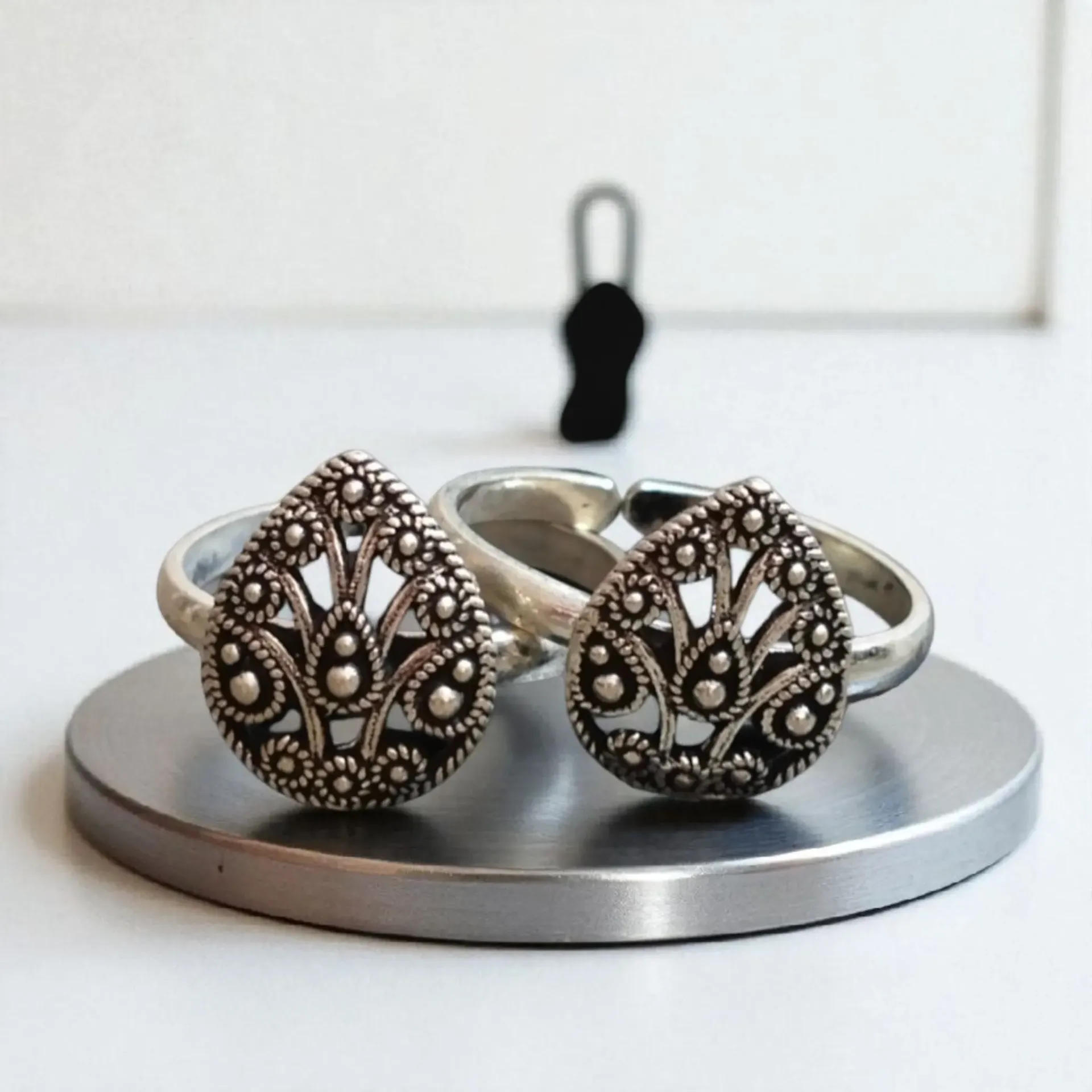 Padma Silver toe rings