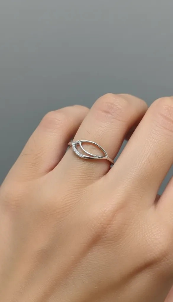 Celeste Leaf Sparkle Ring